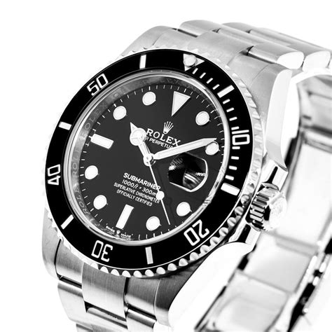 rolex submariner aesthetic.